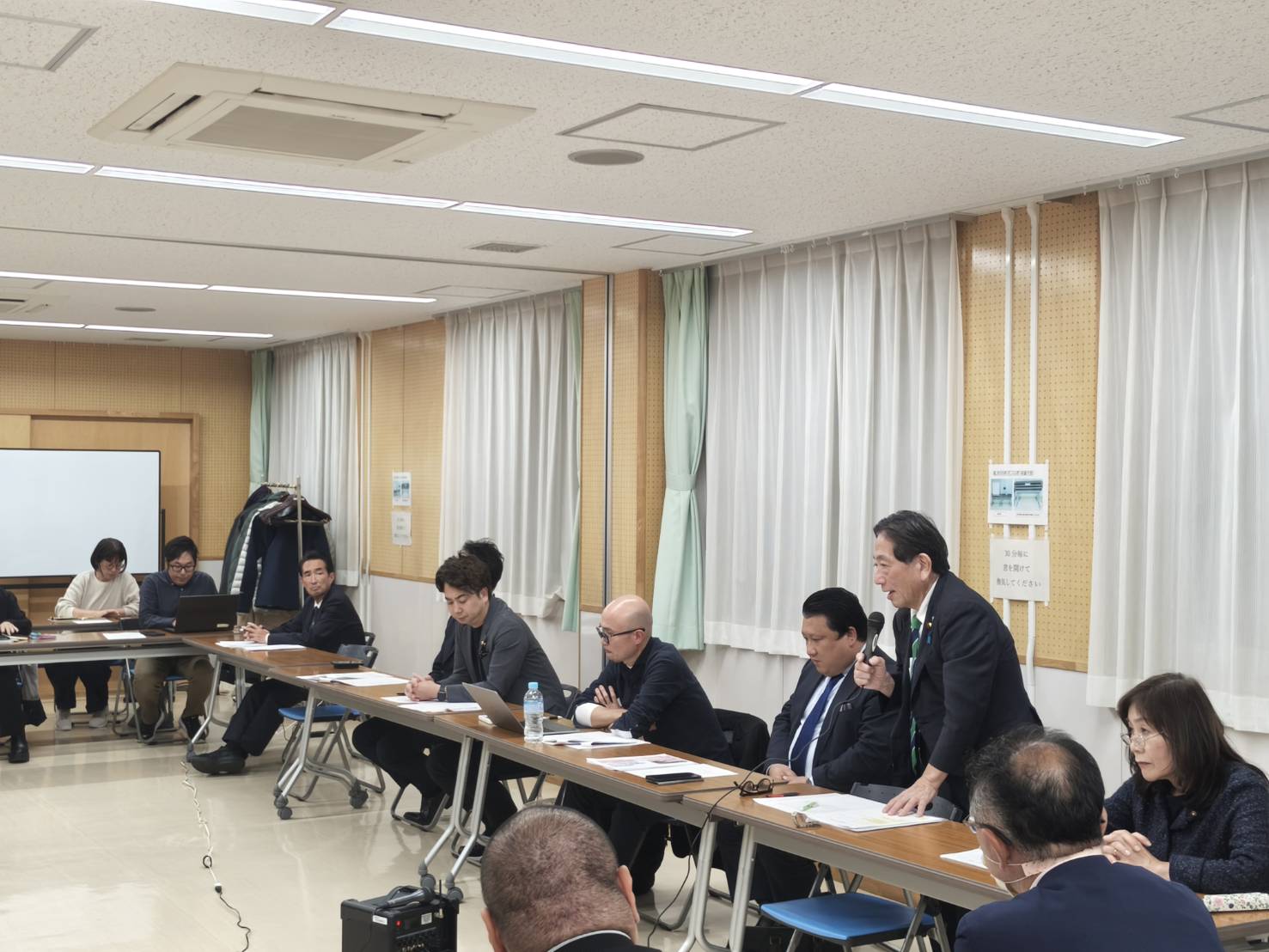 参加された議員の先生方