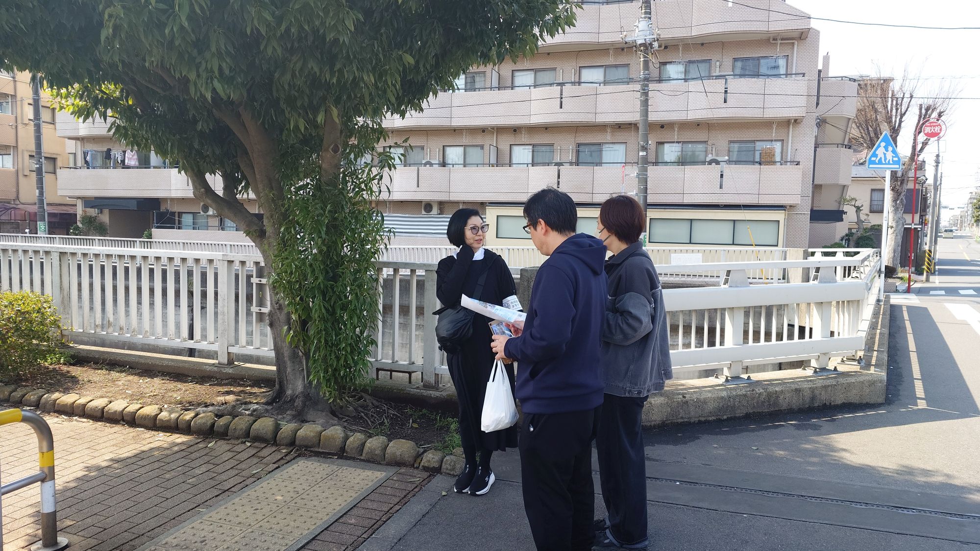 城北公園にてチラシを配布しました